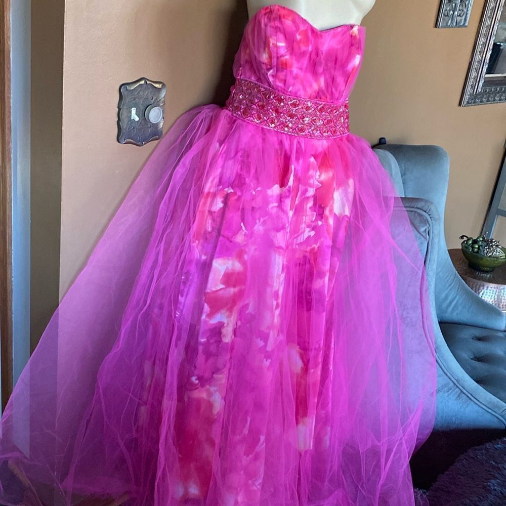 DEB Beautiful Prom Ball Gown Cinderella Pink 9/10